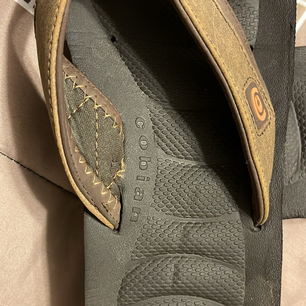 Cobian Men’s Flop Flops Size 11 - Picture 3 of 3